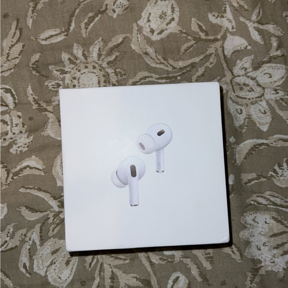 White Wireless Earbuds